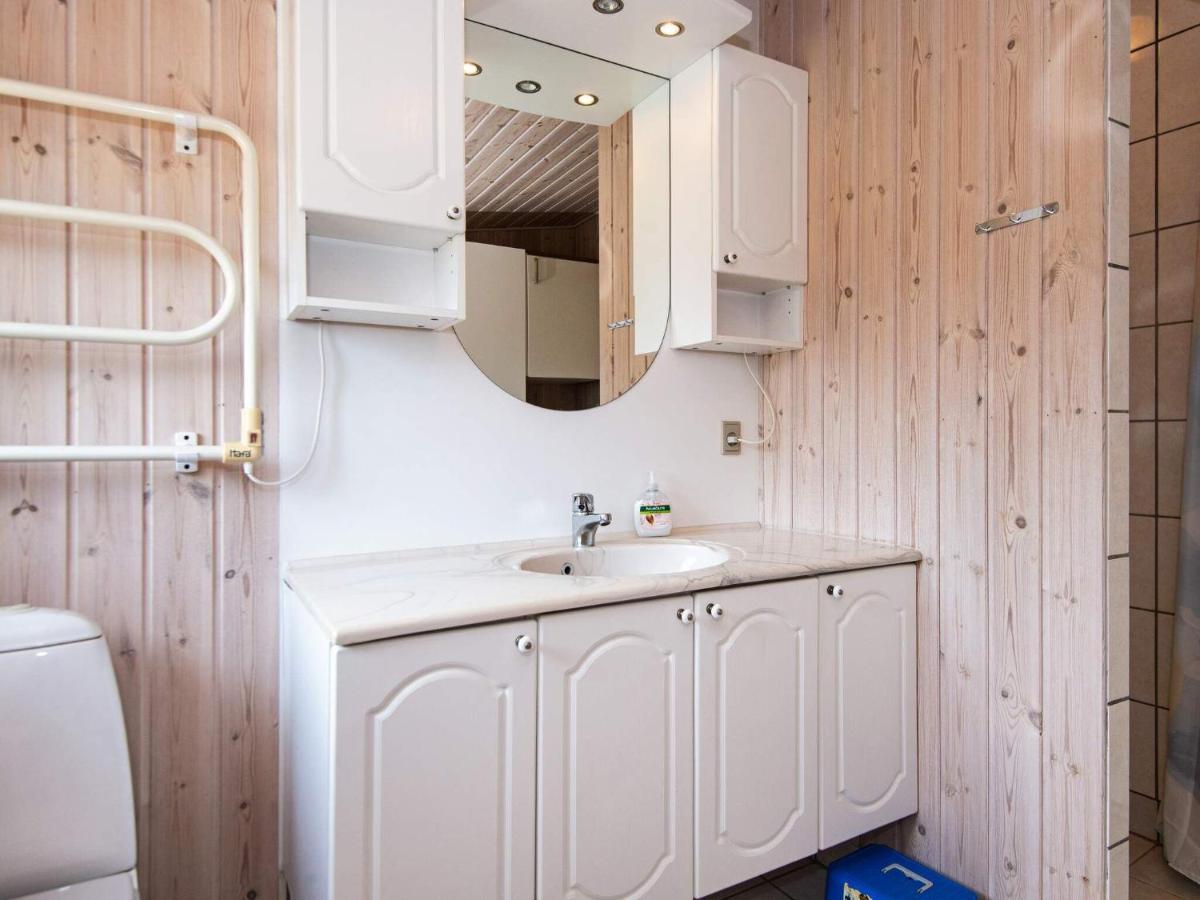 6 Person Holiday Home In Tarm Exterior foto